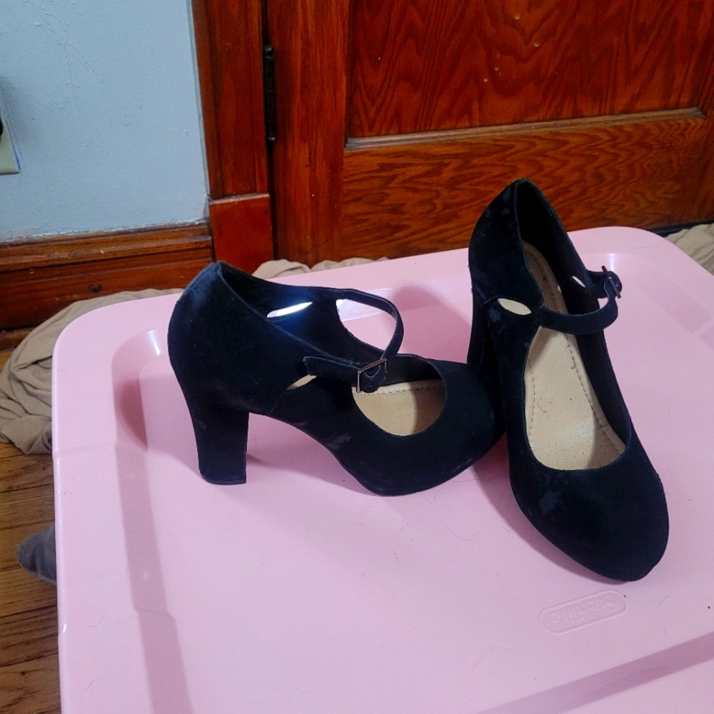 Carson's black Mary Jane's